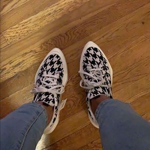 Adidas Hypersleek Sneakers